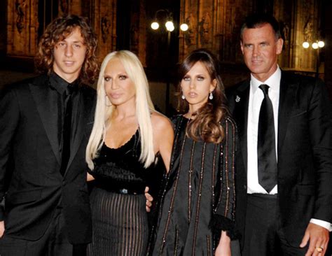 vermogen donatella versace|Donatella Versace family.